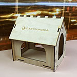 Кормушка для птиц с логотипом Лабтроника